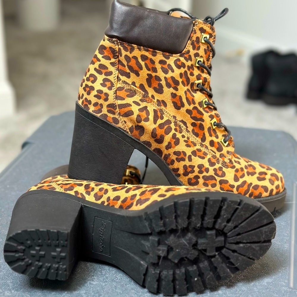 Leopard Print Zigi Soho Kerin boots. Size 10